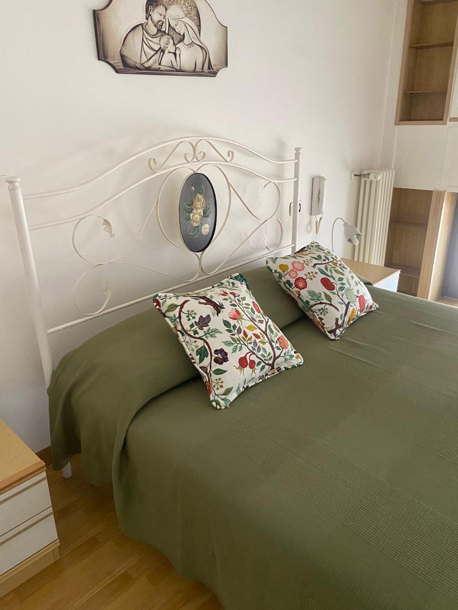Pm 13A Via Tenente Devenuto Guest House 지오비나조 외부 사진